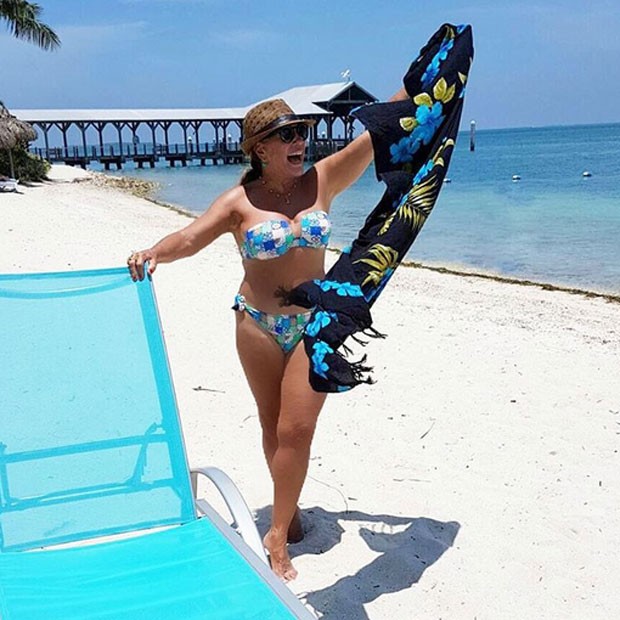 Susana Vieira curte mar, piscina e família em Key West, Flórida