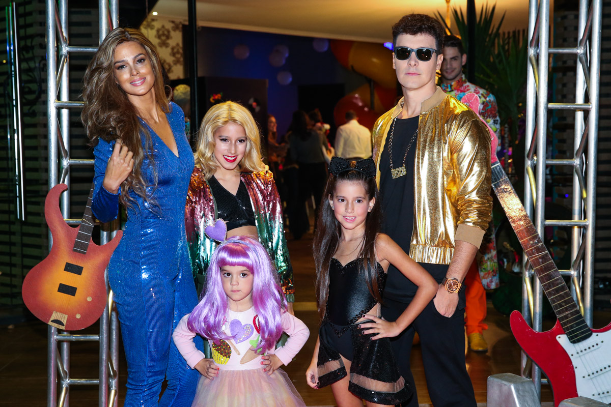 Rodrigo Faro e Vera Viel celebram aniversário das filhas, Clara e Maria