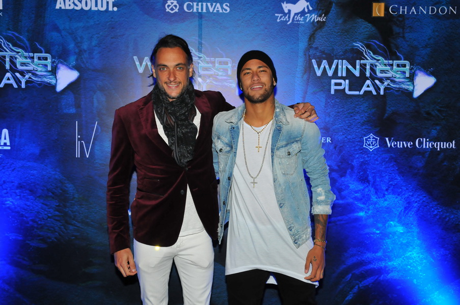 Neymar badala em Florianópolis