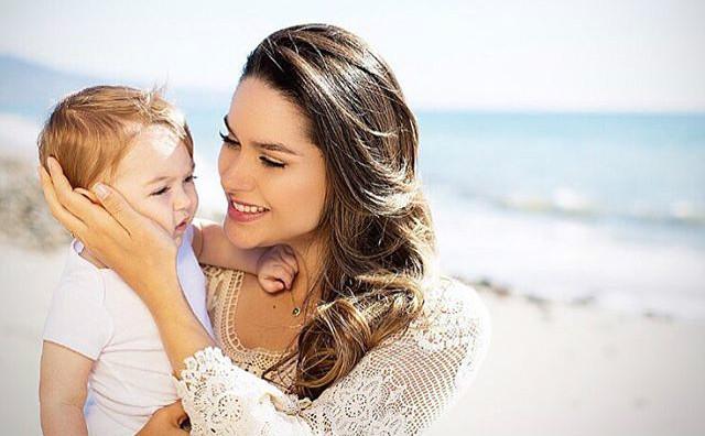 Fernanda Machado comemora o primeiro aniversário do filho, Lucca