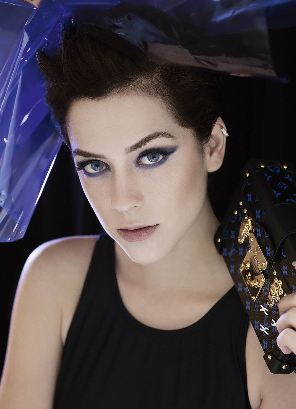 Uma cyber mulher: Sophia Abrahão faz primeiro ensaio com o novo visual