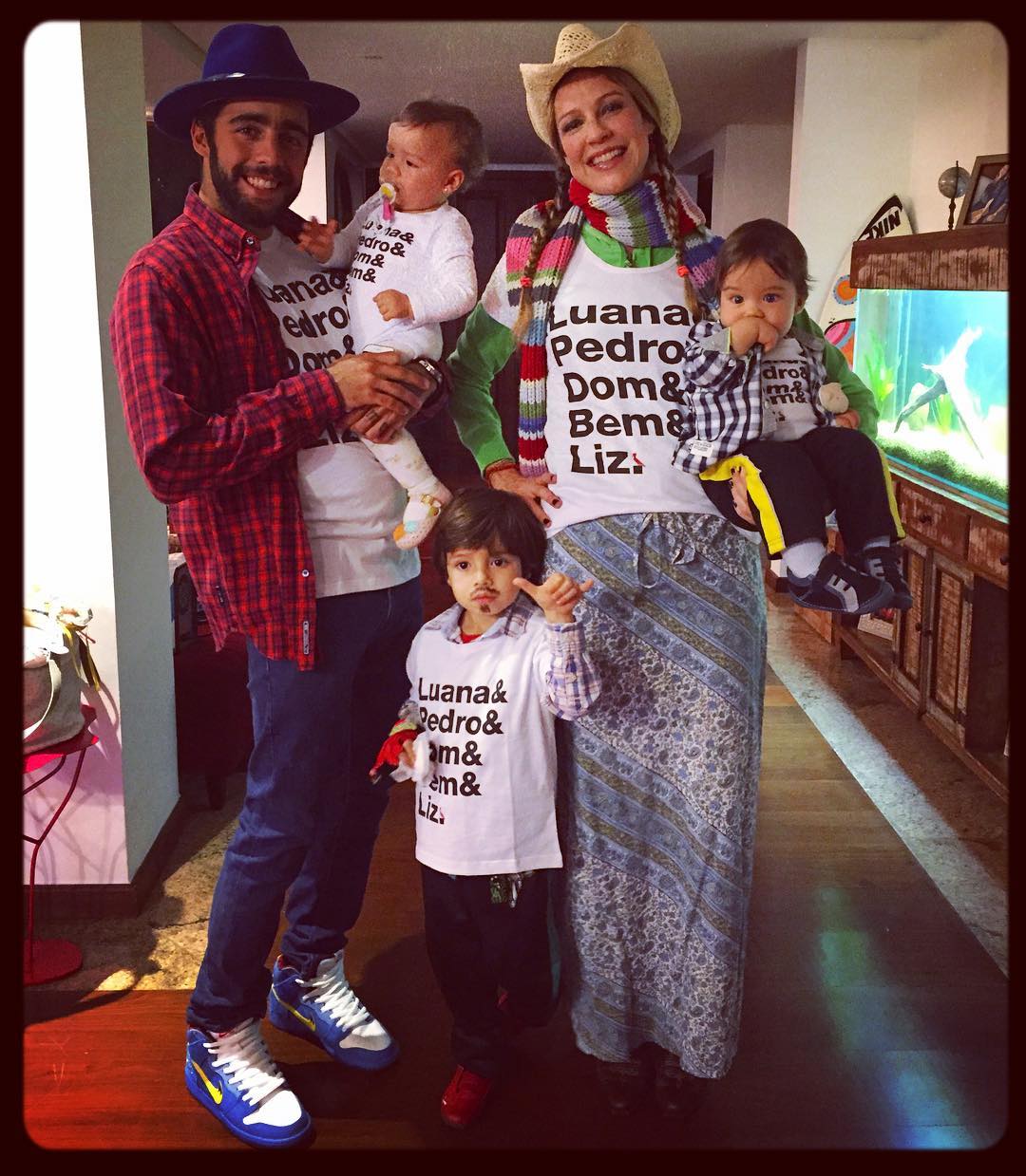 Luana Piovani curte arraiá com a família toda