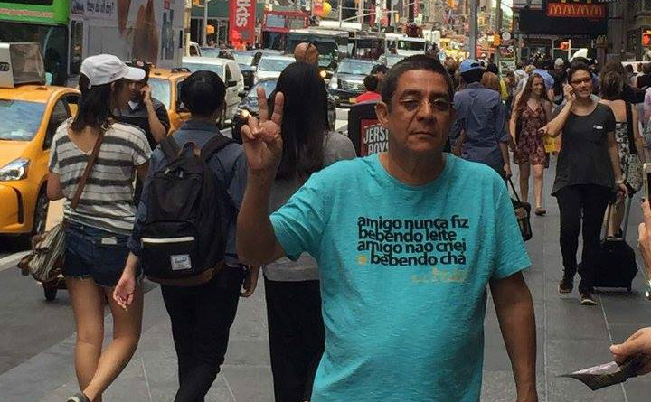Zeca Pagodinho curte descanso em Nova York