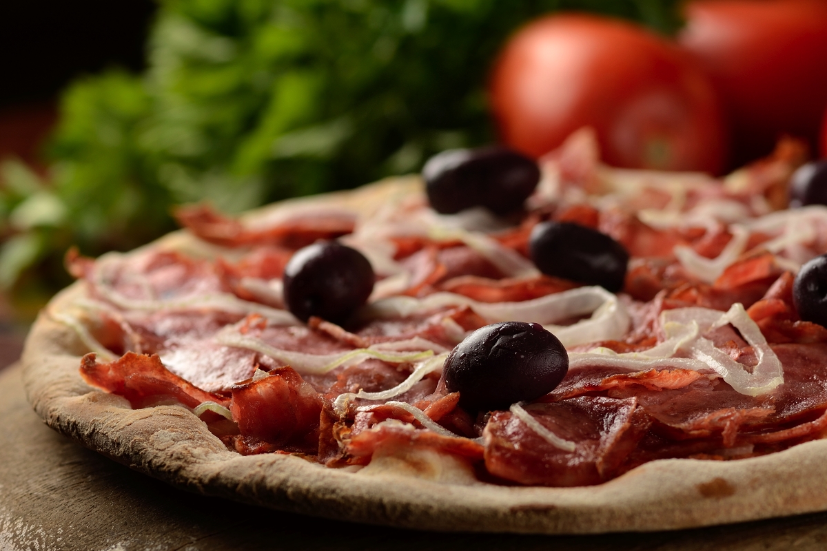 Para comemorar o Dia da Pizza, que tal aprender duas deliciosas receitas?
