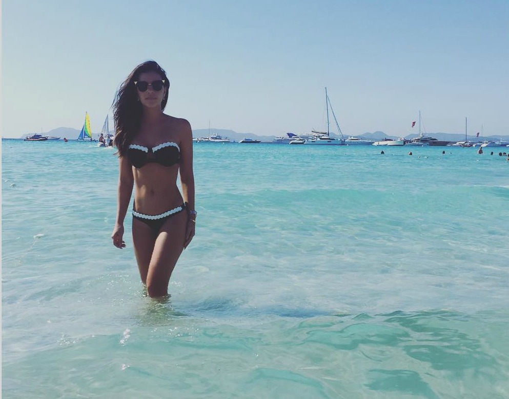 Mariana Rios curte viagem em Ibiza