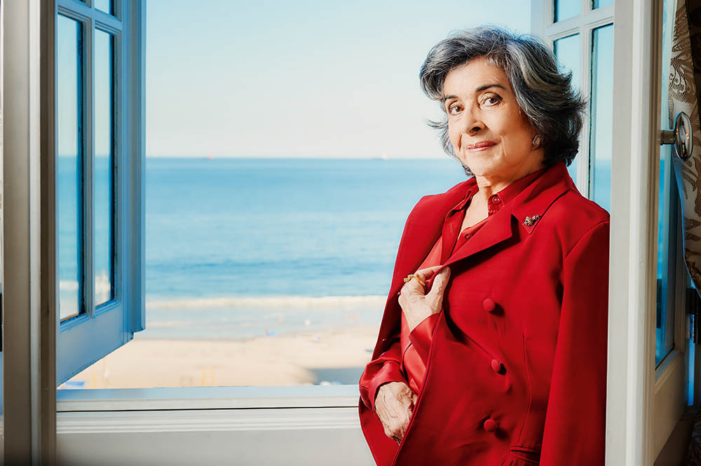 Betty Faria comemora 50 anos de carreira em grande estilo