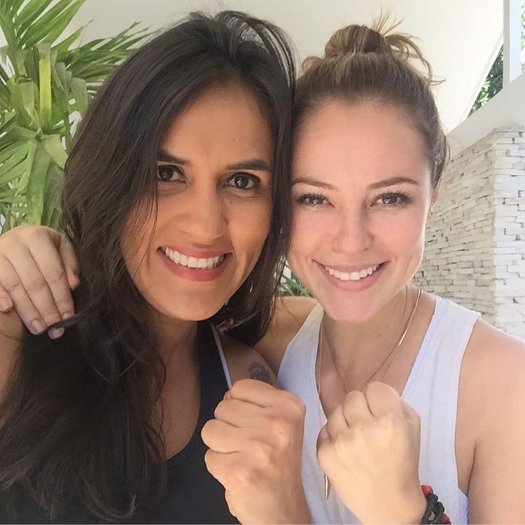 Paolla Oliveira treina com lutadora de MMA para nova novela
