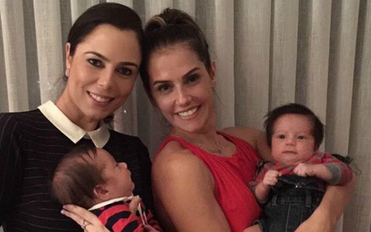 No Dia dos Irmãos, Deborah Secco agradece: “Melhores presentes que meus pais me deram”