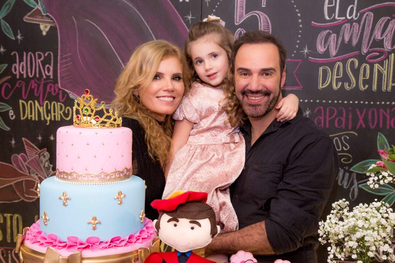 Humorista Diogo Portugal comemora quinto aniversário da filha