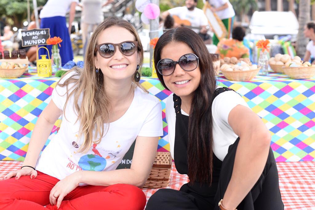 Fernanda Rodrigues recebe amigas famosas em evento no Rio