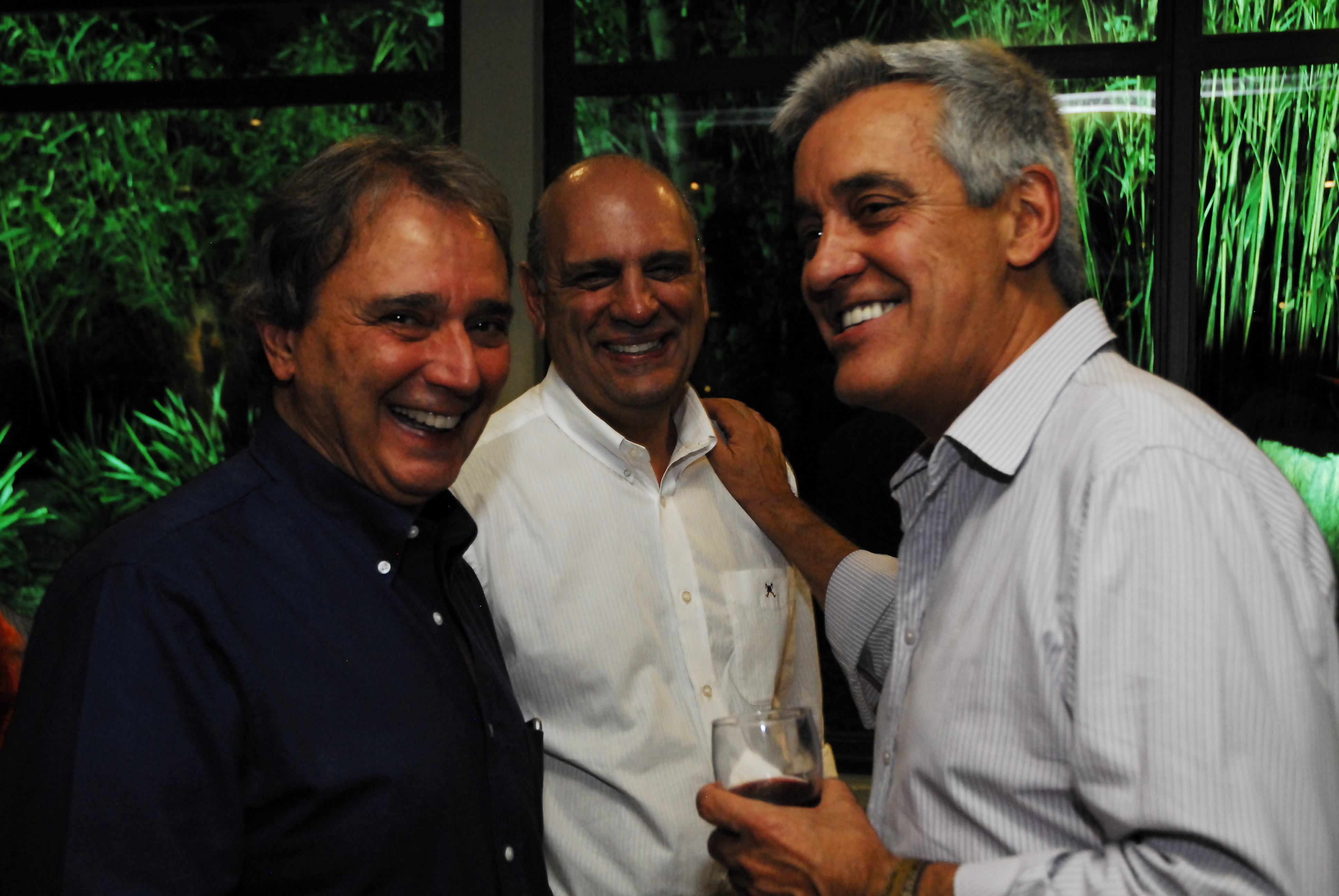 Famosos comparecem em evento de uma pizzaria, em São Paulo