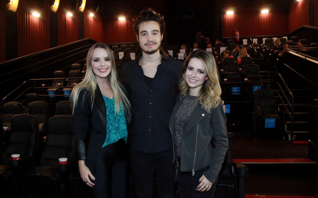 Sandy, Thaeme e outros famosos prestigiam lançamento do filme de Tiago Iorc em SP