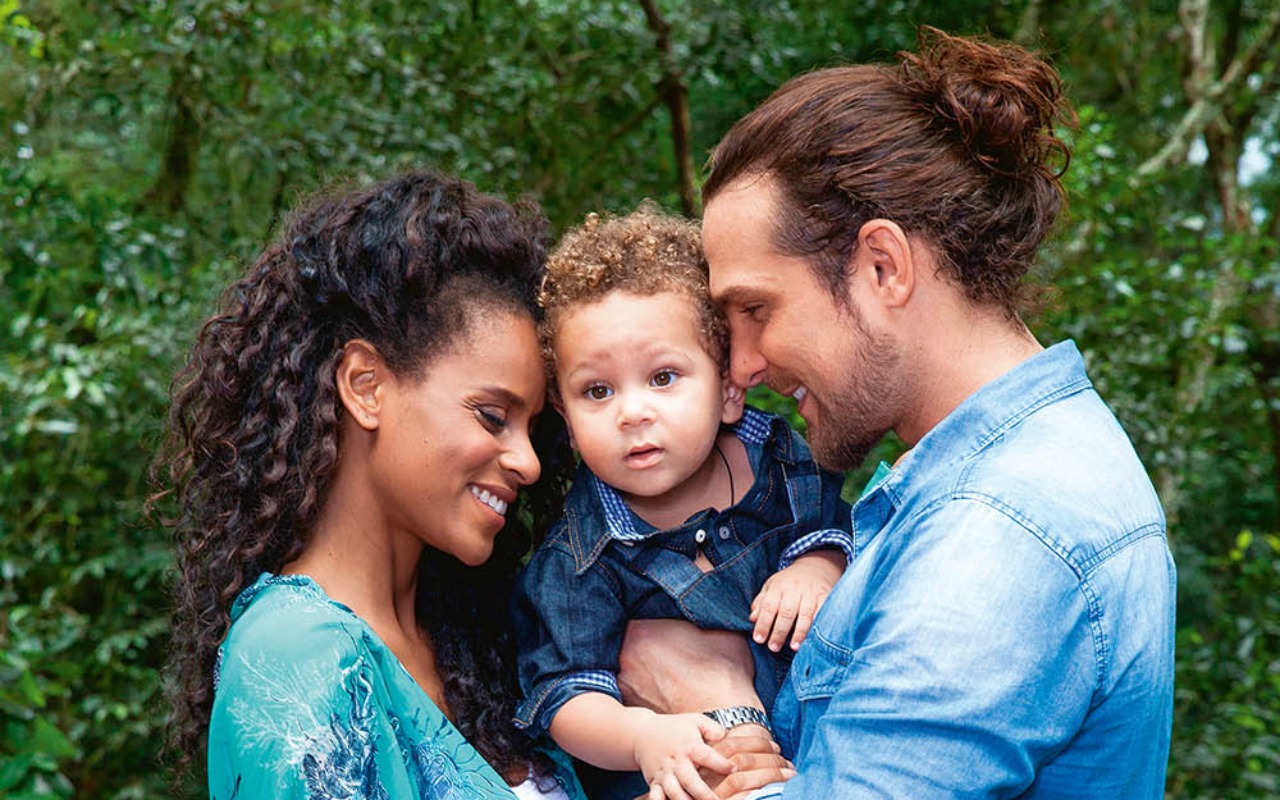 Aline Wirley comemora segundo aniversário do filho e posta foto fofa: “Luz para nossas vidas”