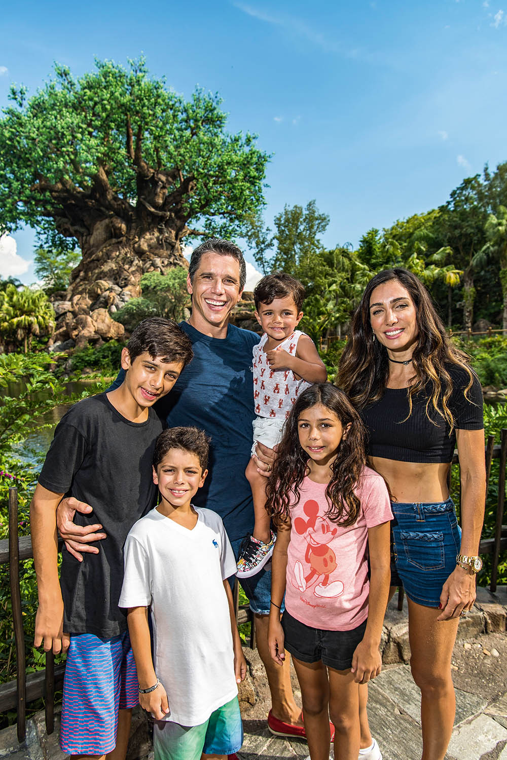 Márcio Garcia abre seu álbum de família em viagem para Disney