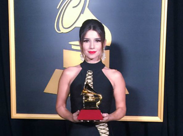 Paula Fernandes ganha Grammy Latino de álbum sertanejo de 2016