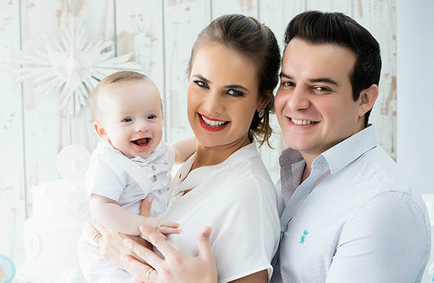 Thaís Pacholek e Belutti apresentam Luis Miguel