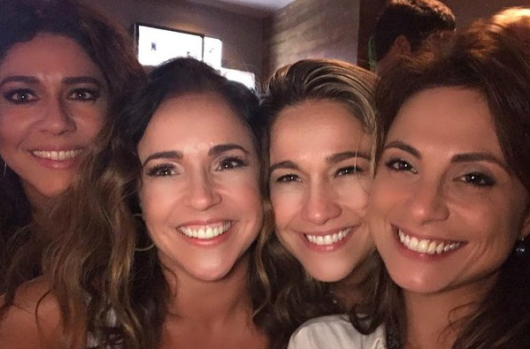 Fernanda Gentil ganha canja de Daniela Mercury em sua festa de aniversário