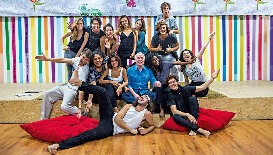 Trupe em Cena: Novos atores da Globo aprendem com os veteranos