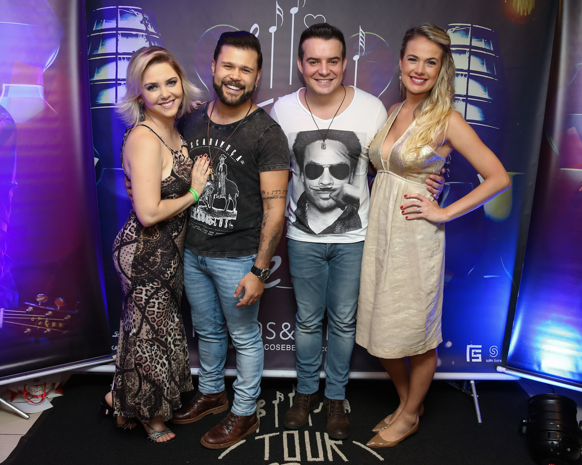 A dupla Marcos & Belutti faz show em São Paulo