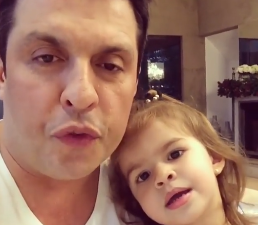 Ceará ensina a filha a imitar Silvio Santos