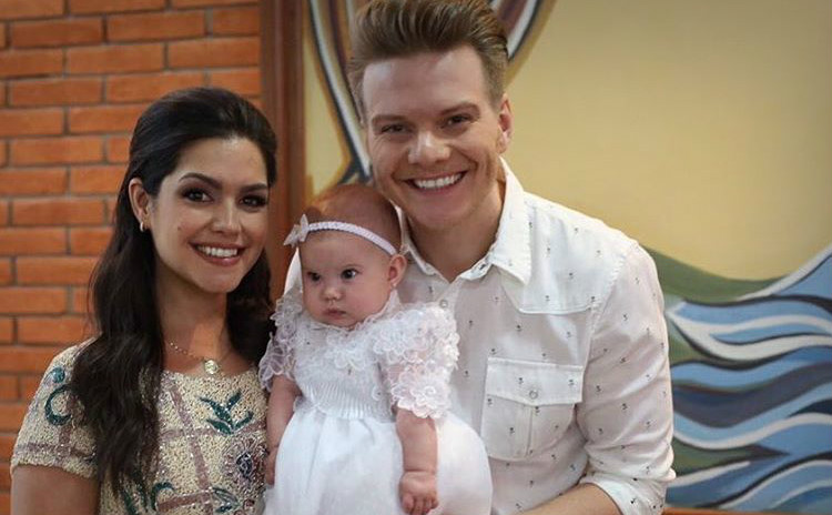 Thais Fersoza e Michel Teló celebram batizado de Melinda