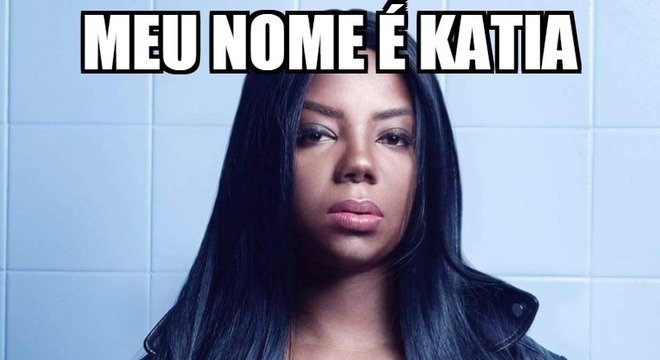 Ludmilla foge de foto, diz que seu nome é Kátia e vira meme nas redes sociais