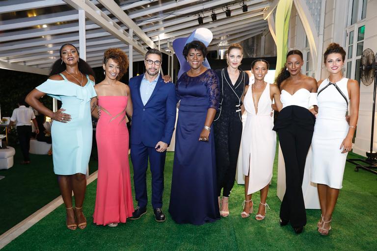 Taís Araújo e outras famosas brilham em evento no Rio