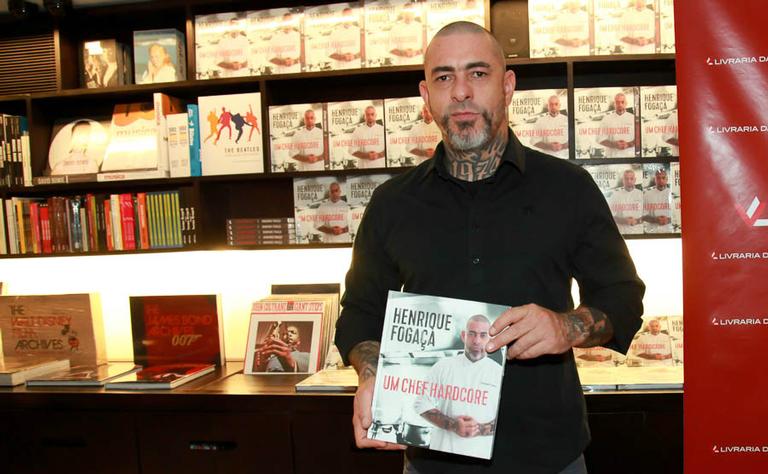 Henrique Fogaça lança livro bibliográfico, em São Paulo