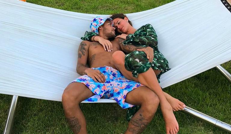 Neymar comemora o Valentine’s Day com Bruna Marquezine