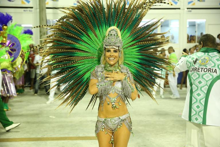 Wanessa comenta desfile na Mocidade: “Amor que não cabe no peito”