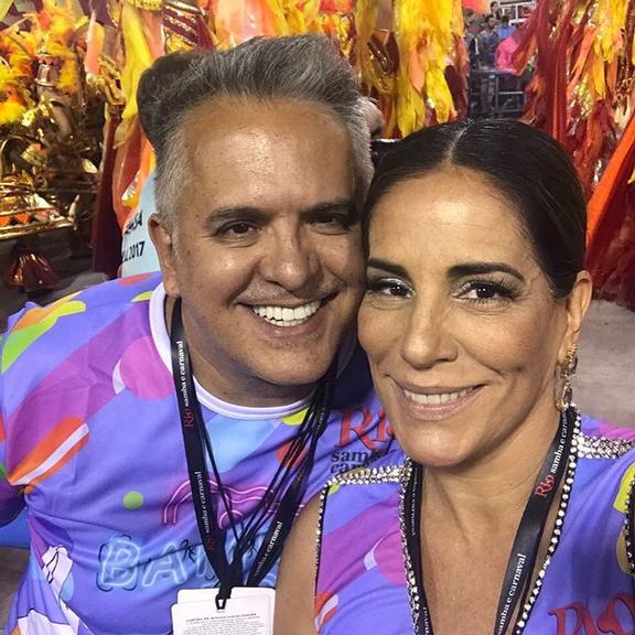 Glória Pires e Sheron Menezzes festejam o título da Portela