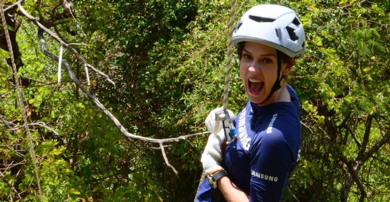 Que coragem! Sophia Abrahão faz rapel no Parque da Catacumba, no Rio de Janeiro