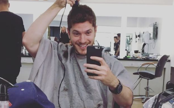 Caio Paduan muda de visual para nova fase de Alex em Rock Story