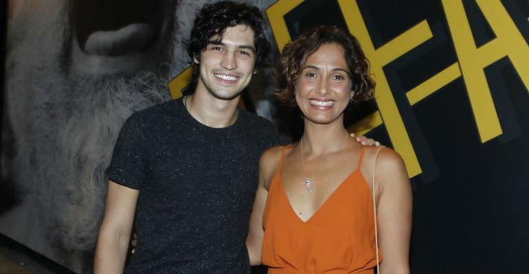 Após ‘Velho Chico’, Camila Pitanga e Gabriel Leone se reencontram em espetáculo teatral