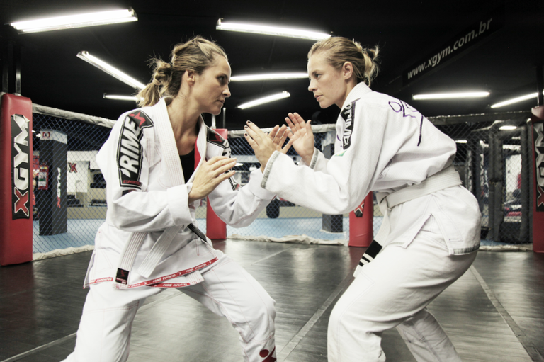 Paolla Oliveira luta jiu-jitsu de verdade no Esporte Espetacular