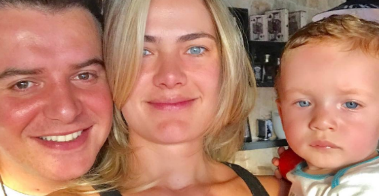 Belutti se irrita com comentário nas redes e responde seguidora: “Triste é a sua vida”