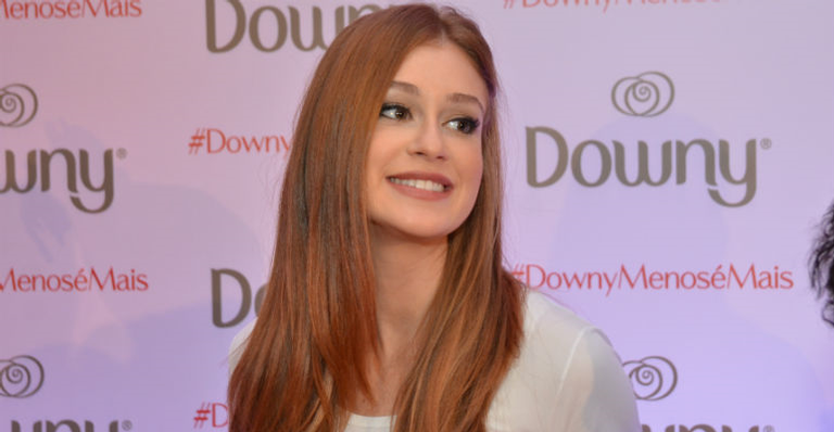 Marina Ruy Barbosa participa de bazar beneficente em Salvador