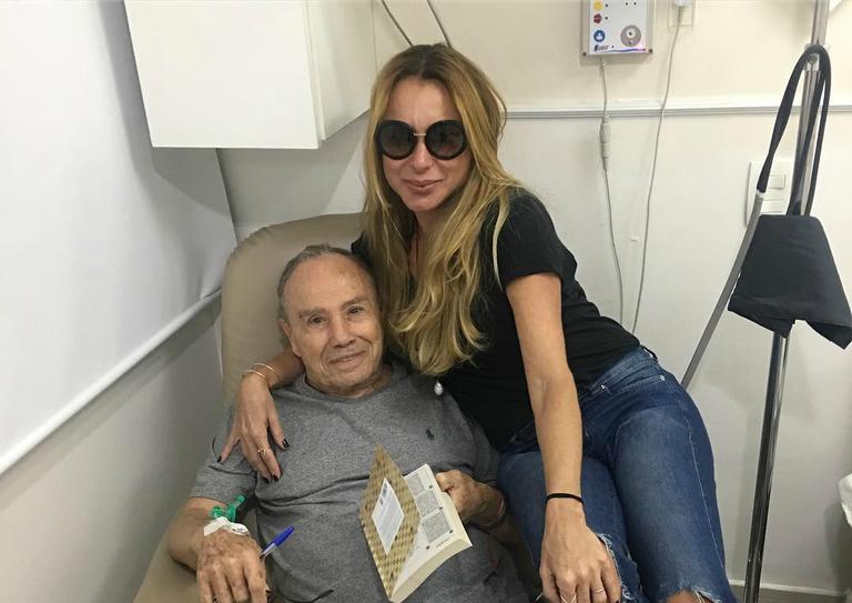Stênio Garcia sofre acidente e está internado