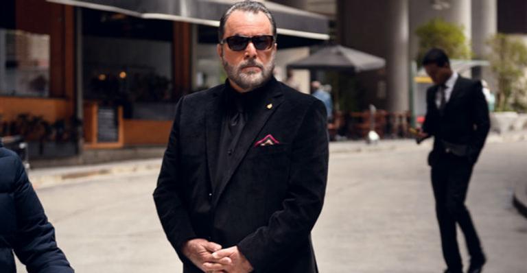 Tony Ramos aparece caracterizado para nova série da Globo, ‘Vade Retro’