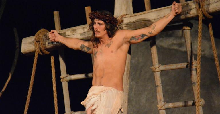 Rômulo Neto se transforma em Jesus para nova encenação de ‘Paixão de Cristo’