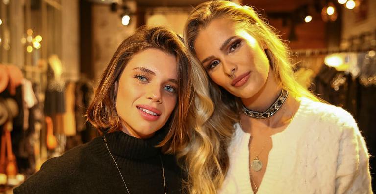 Bruna Linzmeyer e Yasmin Brunet esbanjam beleza durante evento de moda
