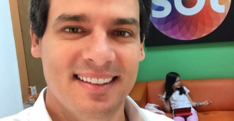 Aos 49 anos, Celso Portiolli fala sobre os cuidados com o corpo: “Estou puxando um ferrinho”