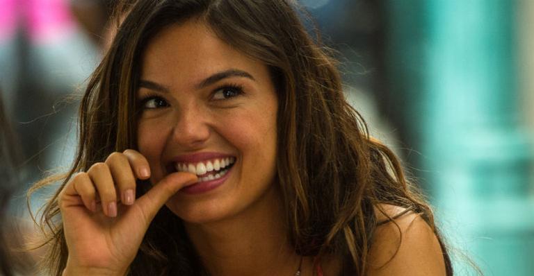 Isis Valverde posa de noiva como Ritinha de ‘A Força do Querer’