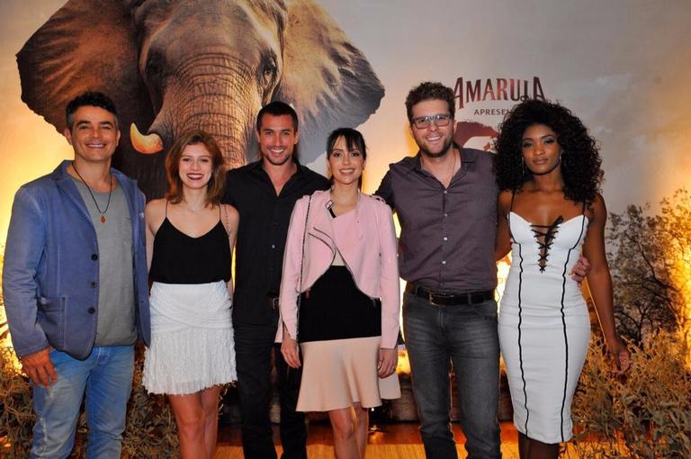 Famosos participam de evento nobre em São Paulo