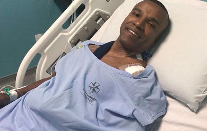 Alexandre Pires realiza cirurgia em Minas Gerais
