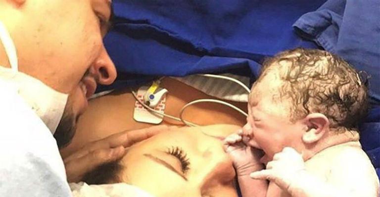 Nasce a filha do sertanejo Cristiano, da dupla com Zé Neto: “Veio pra transformar meus dias”