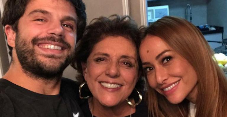 Duda Nagle comemora aniversário ao lado da mãe e da namorada: “Mulheres da minha vida”