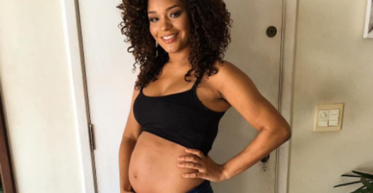 Grávida de 5 meses, Juliana Alves revela que será mãe de uma menina