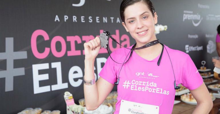 Sophia Abrahão participa de corrida em prol da igualdade entre os sexos
