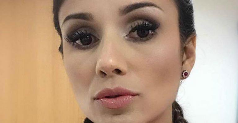 Paula Fernandes ganha joias de rubi do novo namorado